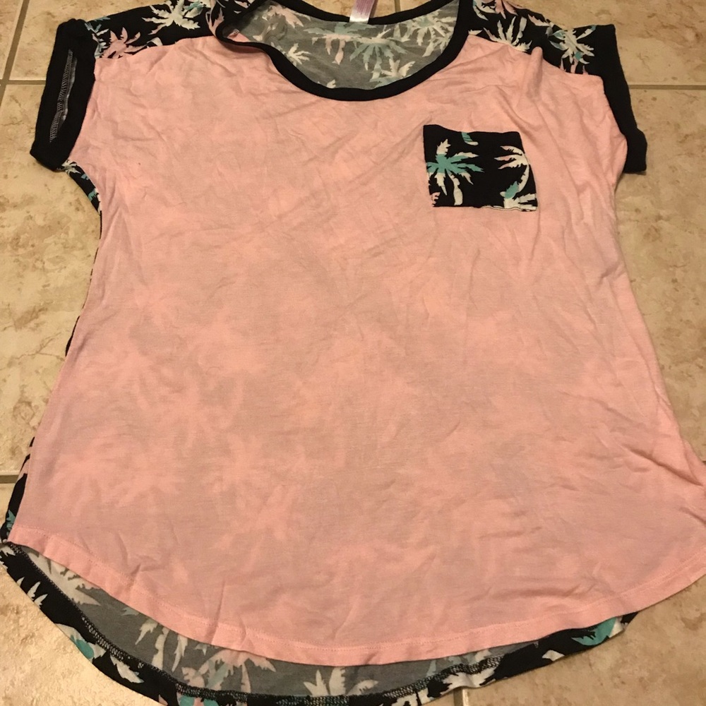 Women’s XL shirt